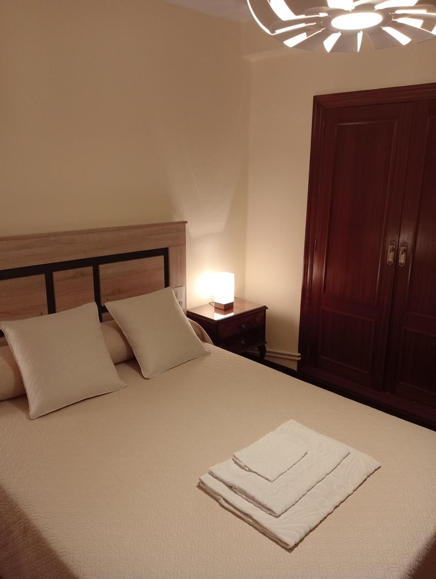 Habitacion Matrimonial Centro Ciudad Oviedo Exteriör bild