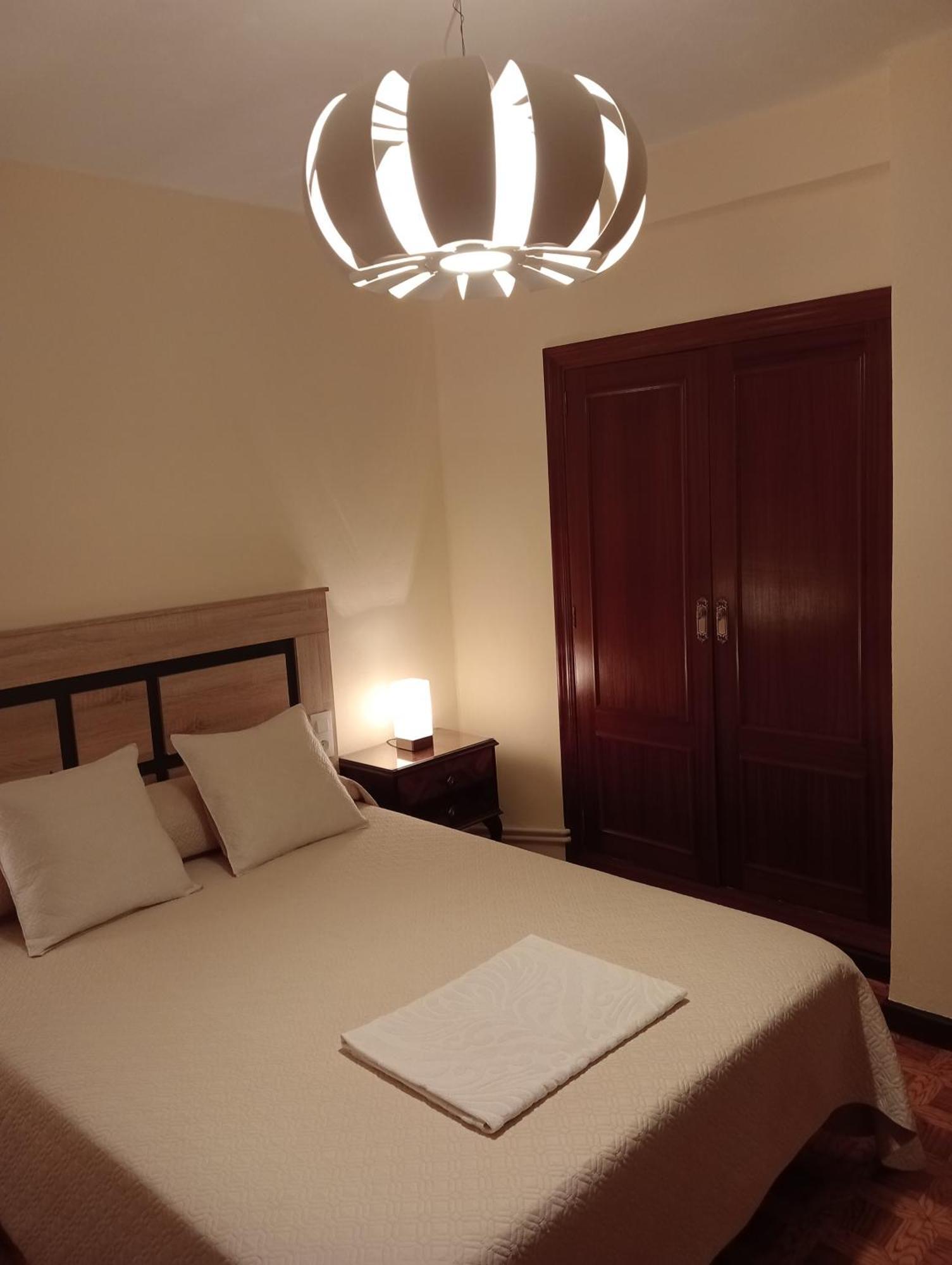 Habitacion Matrimonial Centro Ciudad Oviedo Exteriör bild